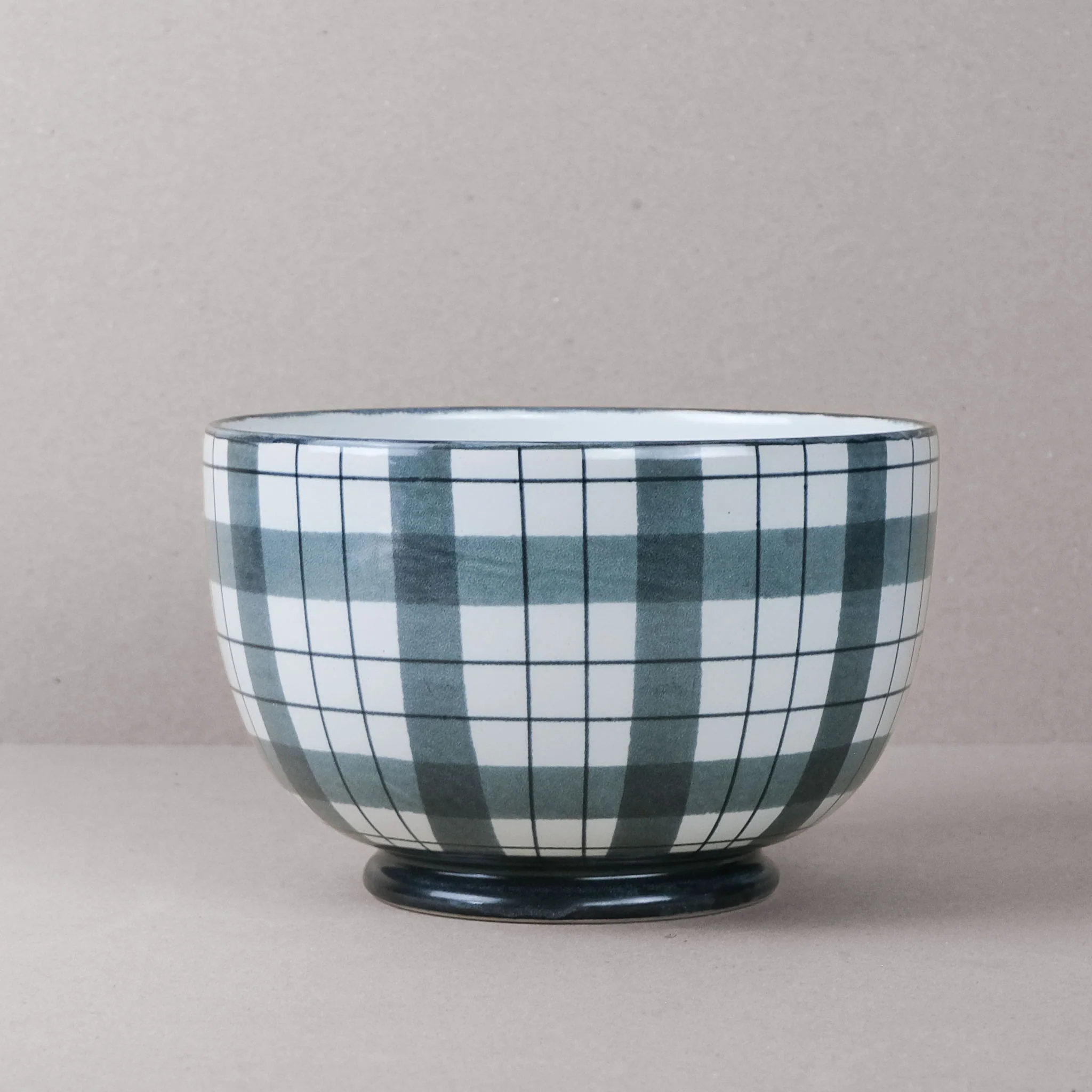 Black & White Macfarlane Salad Bowl - Image 2