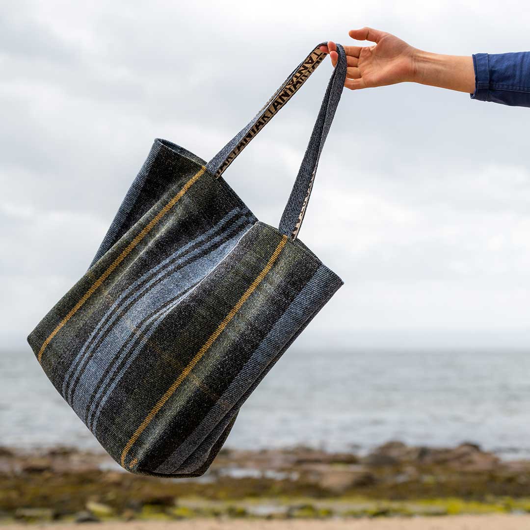 Brodick Travel Bag - Image 8