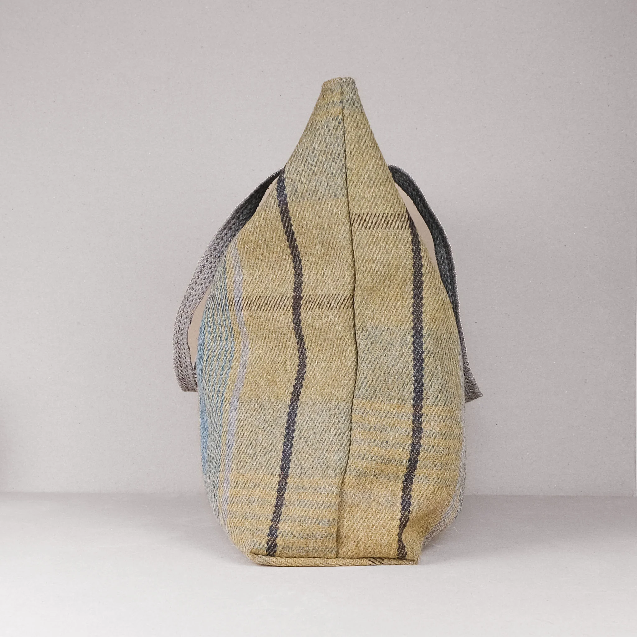 Duncan Macgillivray Travel Bag - Image 2