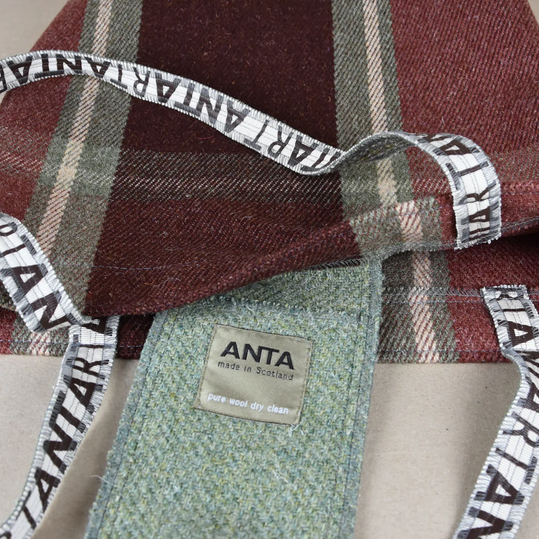 Dunvegan Carpet Bag - Image 5