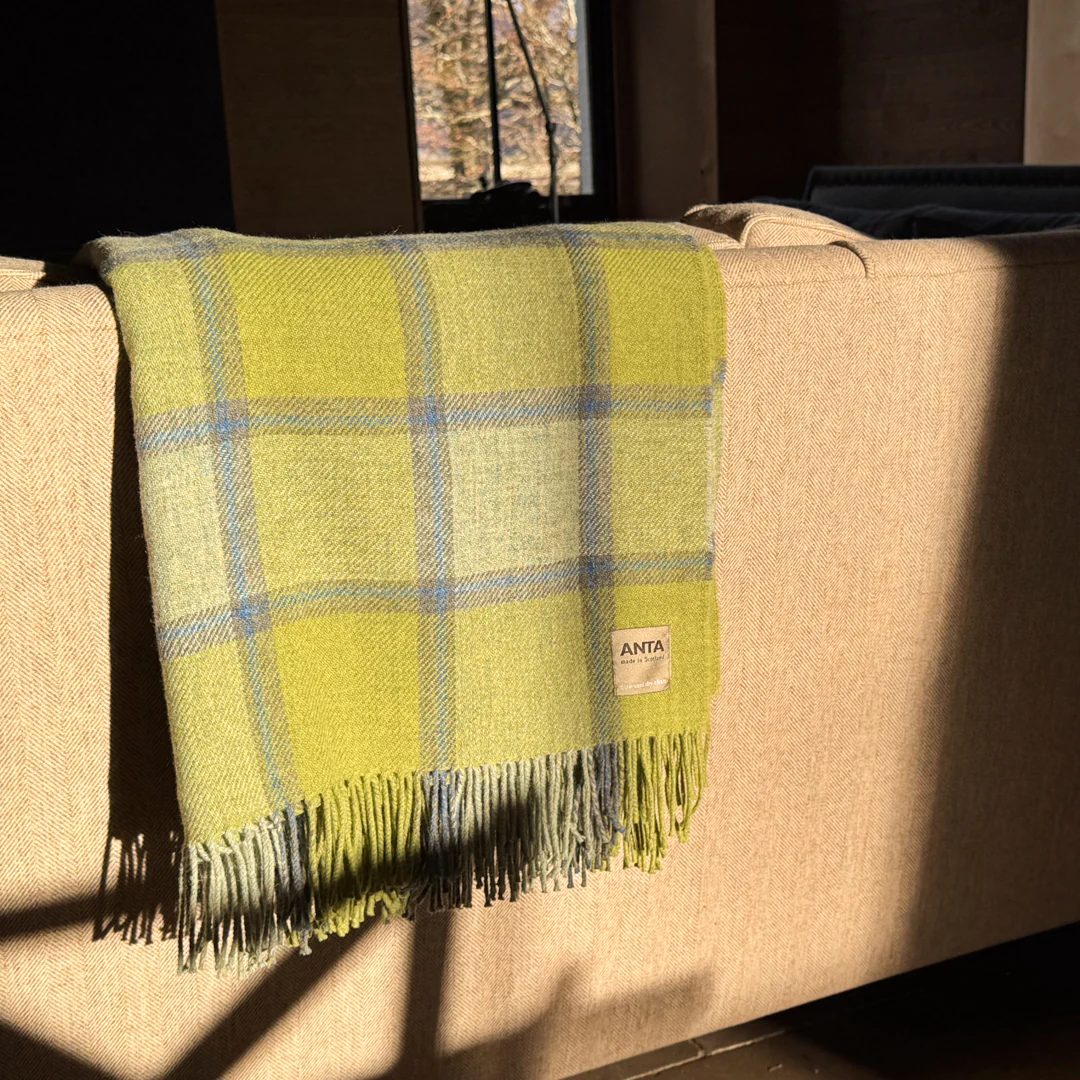 Elsie Inglis Scottish Lambswool Throw - Image 2