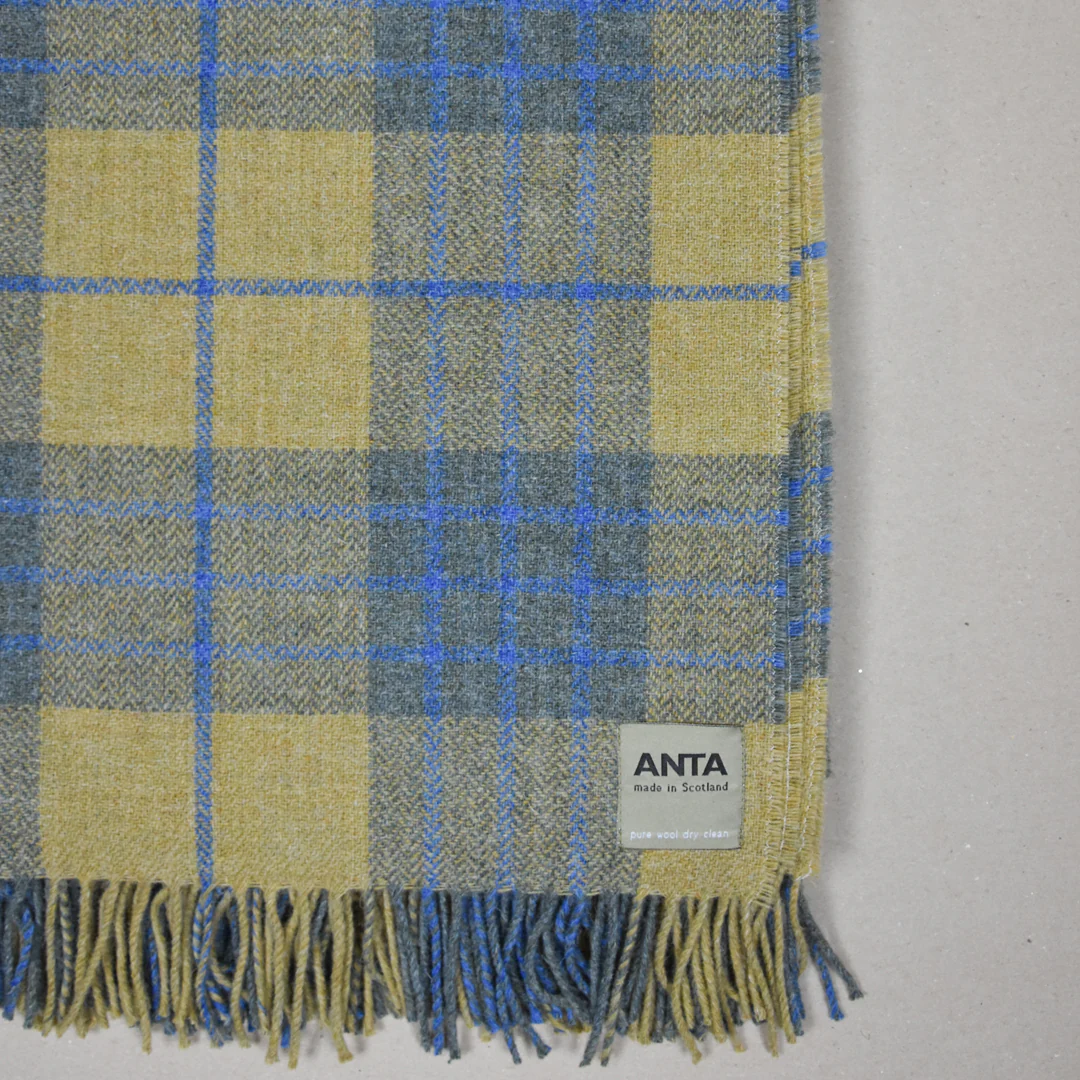 Fiona Macdonald Scottish Lambswool Throw - Image 2