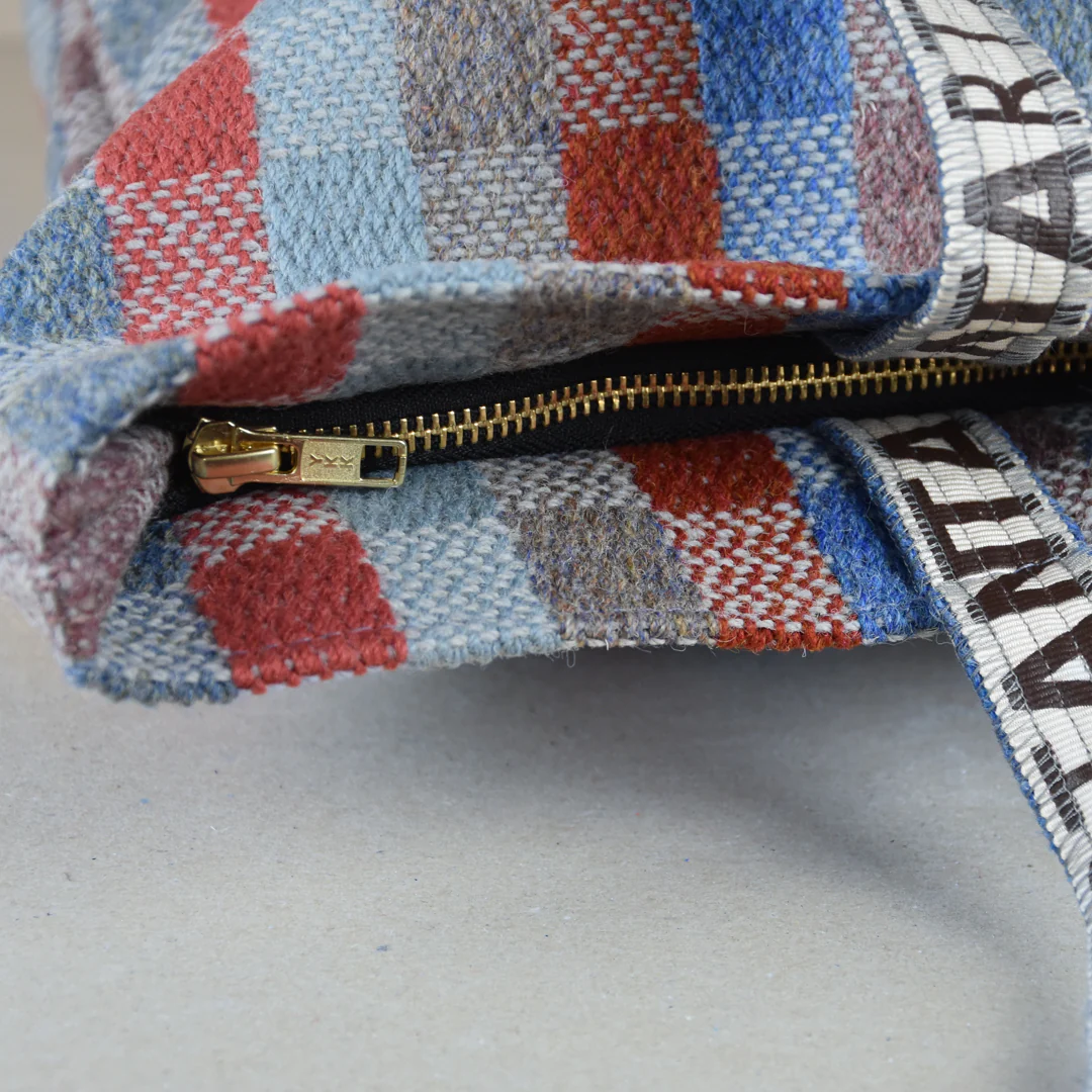 Orin Gordon Travel Bag - Image 4