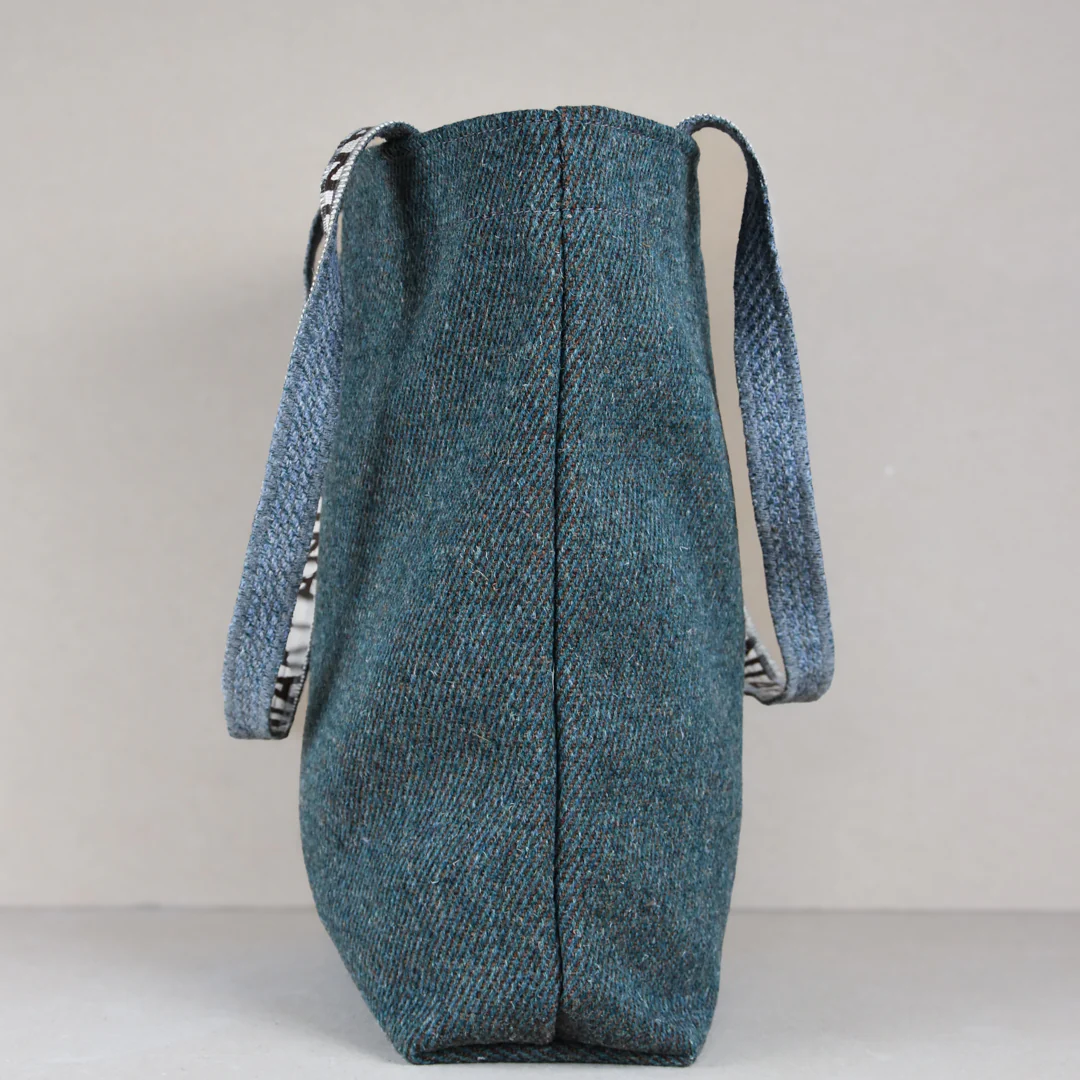 Peacock Carpet Bag - Image 3