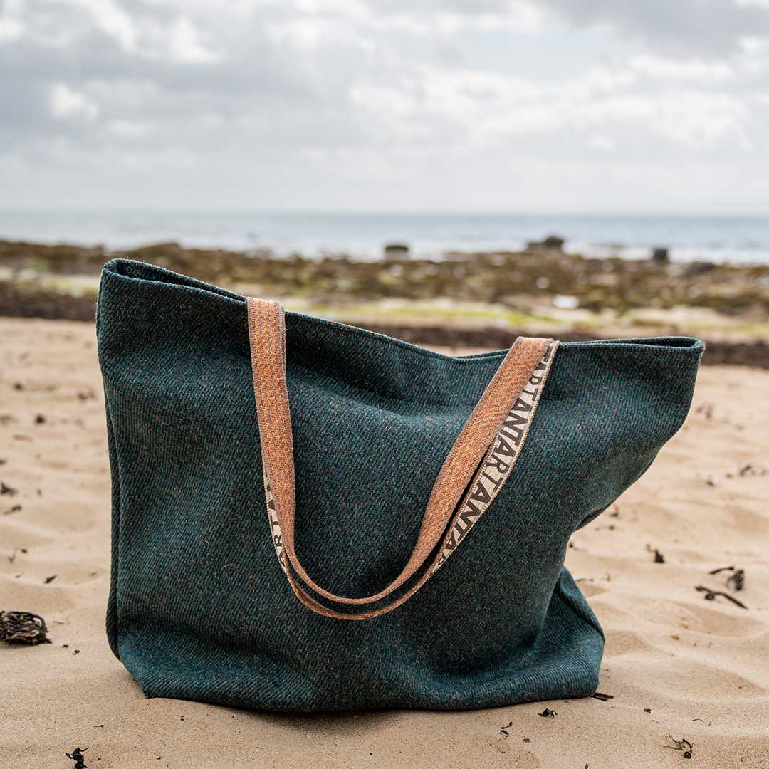 Peacock Travel Bag - Image 2