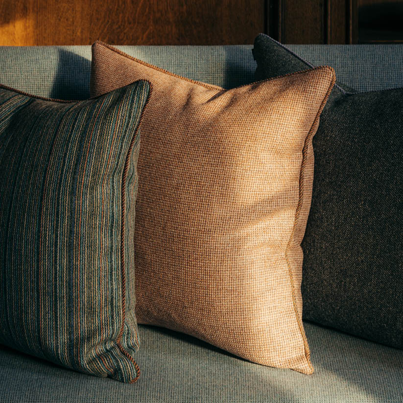 Selkirk Highland Tweed Zip Cushion - Image 3