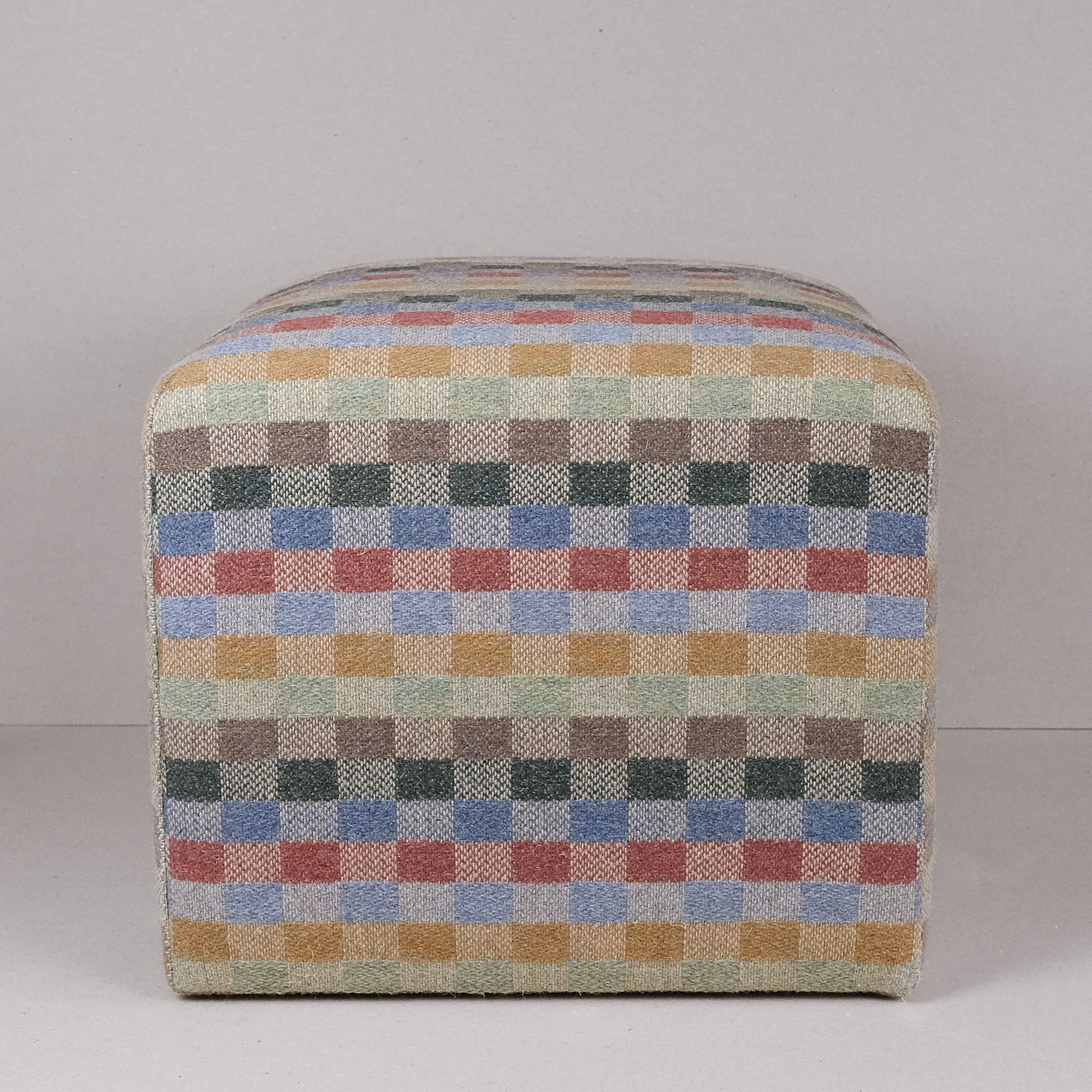 Uist Carpet Cube - Image 2