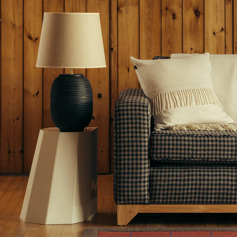 Black Ridged Large Table Lamp - Image 2