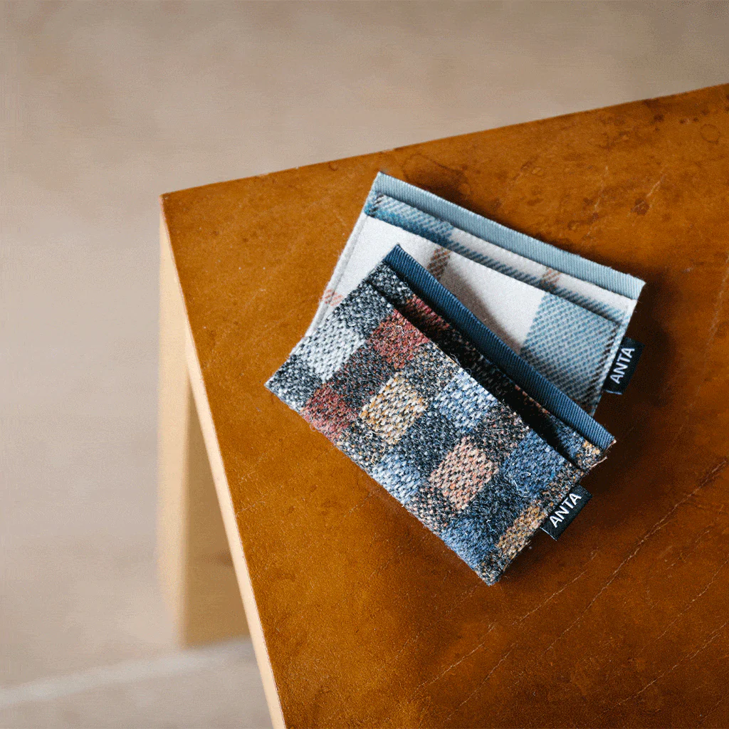 Yvonne Mackay Card Holder - Image 2